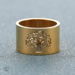 Bague en acier avec motif Arbre de Vie doré