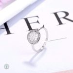 Accessoire féminin Arbre de Vie, parfait pour toutes occasions