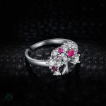 Bijou arbre de vie avec finition en argent et diamant