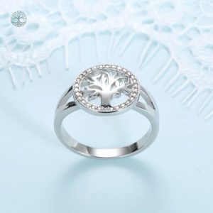 Bijou élégant en argent pour un style naturel