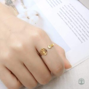 Bague fine en or, motif arbre de vie symbolique