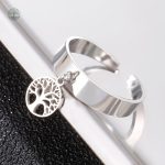 Bague en acier inoxydable avec motif arbre de vie