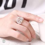 Accessoire en argent inspiré de l'Arbre de Vie avec feuilles