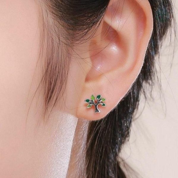 Accessoire élégant inspiré de la nature, feuilles vertes