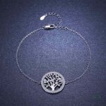 Bijou argenté représentant l'Arbre de Vie, design délicat