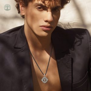 Accessoire élégant, collier celtique Arbre de Vie en argent