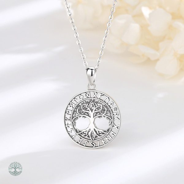 Bijou en argent avec motif Arbre de Vie nordique