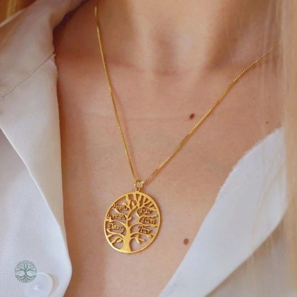 Accessoire tendance : Collier Arbre de Vie gravé à votre goût
