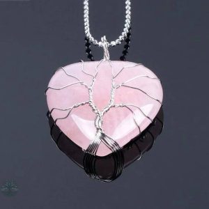 Bijou en Quartz Rose représentant l'Arbre de Vie, design unique