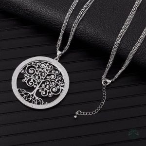 Collier élégant avec motif arbre de vie en argent