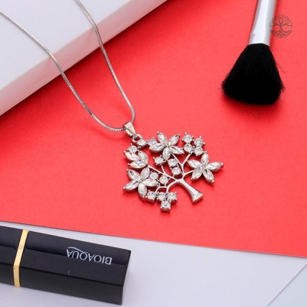 Collier en Argent avec design Arbre de Vie et fleur