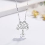 Bijou argenté Triquetra, symbole de vie et d'harmonie