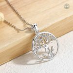 Collier en argent avec motif d'arbre de vie