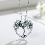 Bijou en Argent représentant un Arbre de Vie