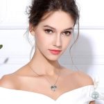 Collier avec pendentif en forme de cœur d'émeraude