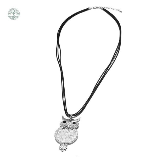 Collier argenté représentant un Arbre de Vie et une Chouette