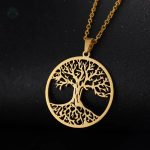Bijou plaqué or inspiré par l'Arbre de Vie symbolique