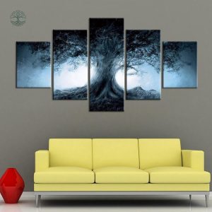 Art mural représentant un arbre de vie, style sombre et élégant